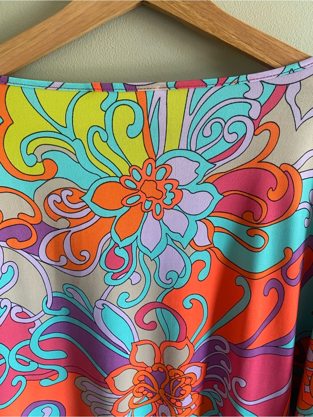 Trina Turk Multicolor Floral V-Neck Tunic - Picture 11 of 11